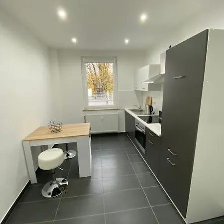 Grosse Mit Balkon-zentrum *