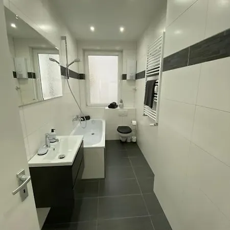 Апартаменты Grosse Mit Balkon-zentrum *