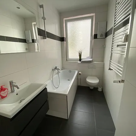 Grosse Mit Balkon-zentrum *